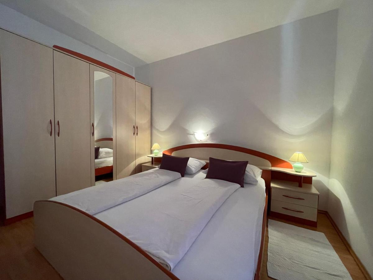 Apartmani Ruzarija 拉布 外观 照片