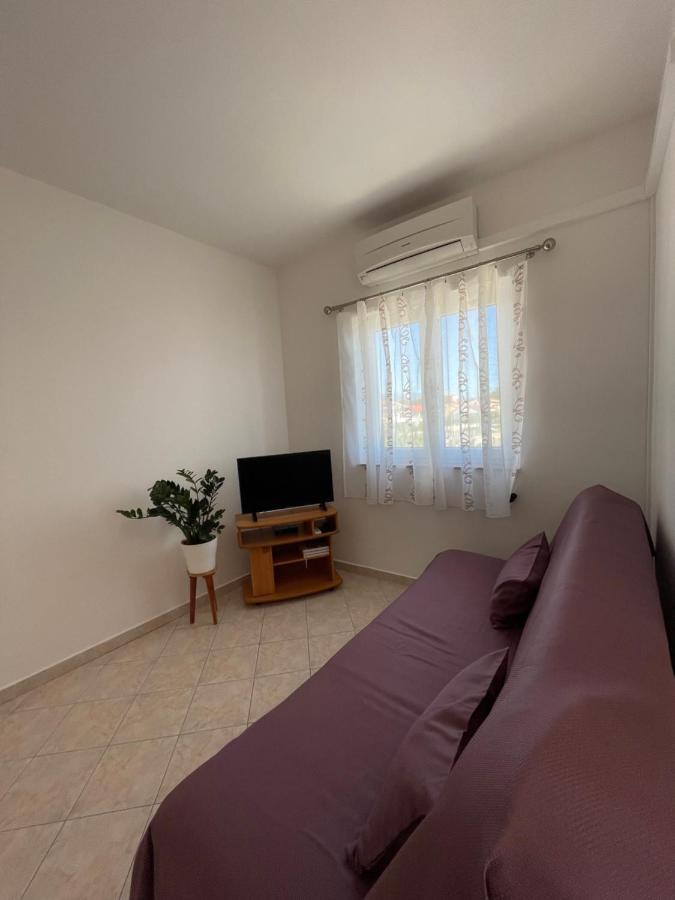 Apartmani Ruzarija 拉布 外观 照片